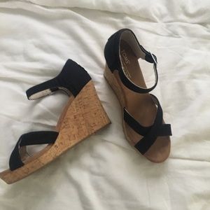 TOMS wedges